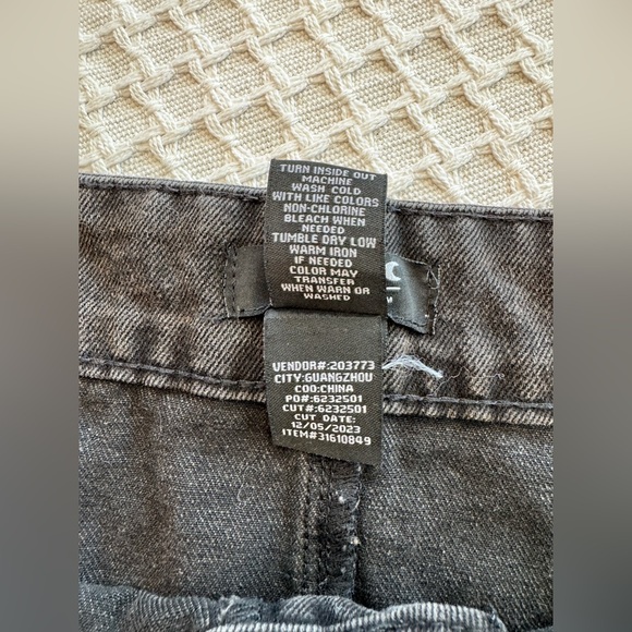 Y2K Grunge distressed Black and Brown mini skirt - Picture 8 of 9